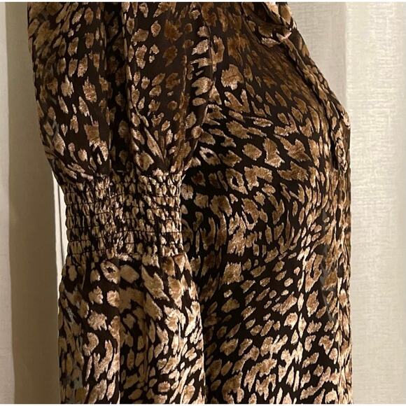 Walter Baker V-Neck Flocked Brown and Tan Blouse Size S - Picture 6 of 6